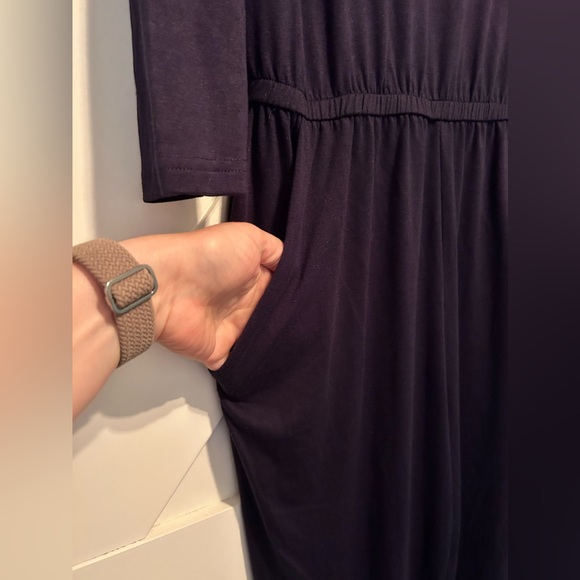 Navy blue jump suit size medium - stretchy and lightweight - Picture 7 of 12